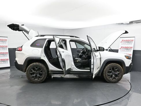 Used 2019 Jeep Cherokee Latitude image 27