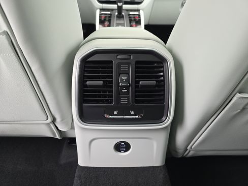 New 2026 Porsche Macan S image 18