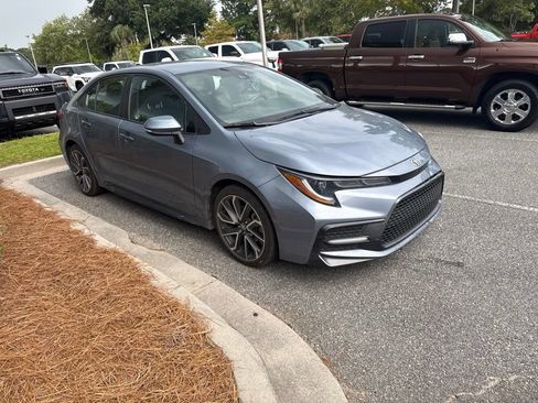 Used 2022 Toyota Corolla SE FWD image 2