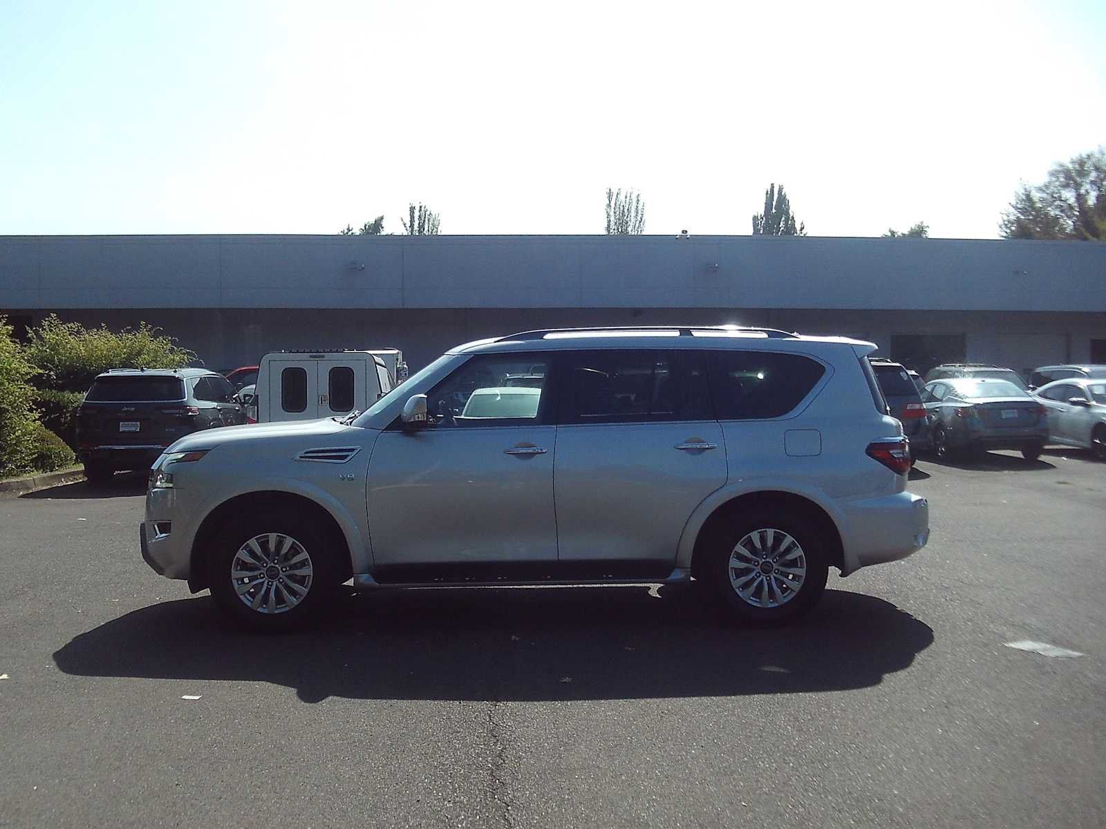 Used 2021 Nissan Armada SV AWD/4WD image 2