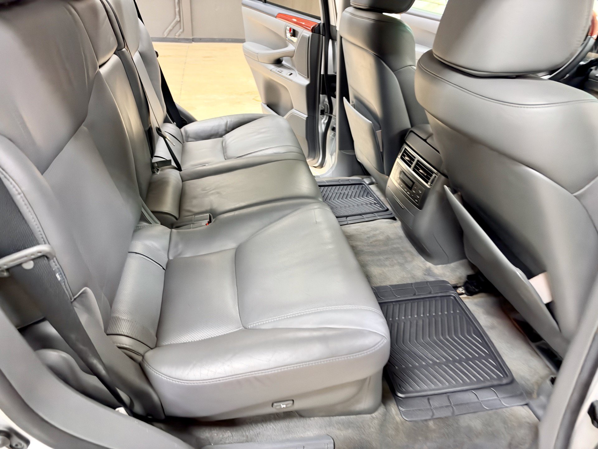 Used 2010 Lexus LX 570 4WD image 26