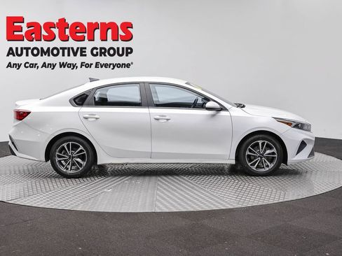 Used 2023 Kia Forte LXS FWD image 4