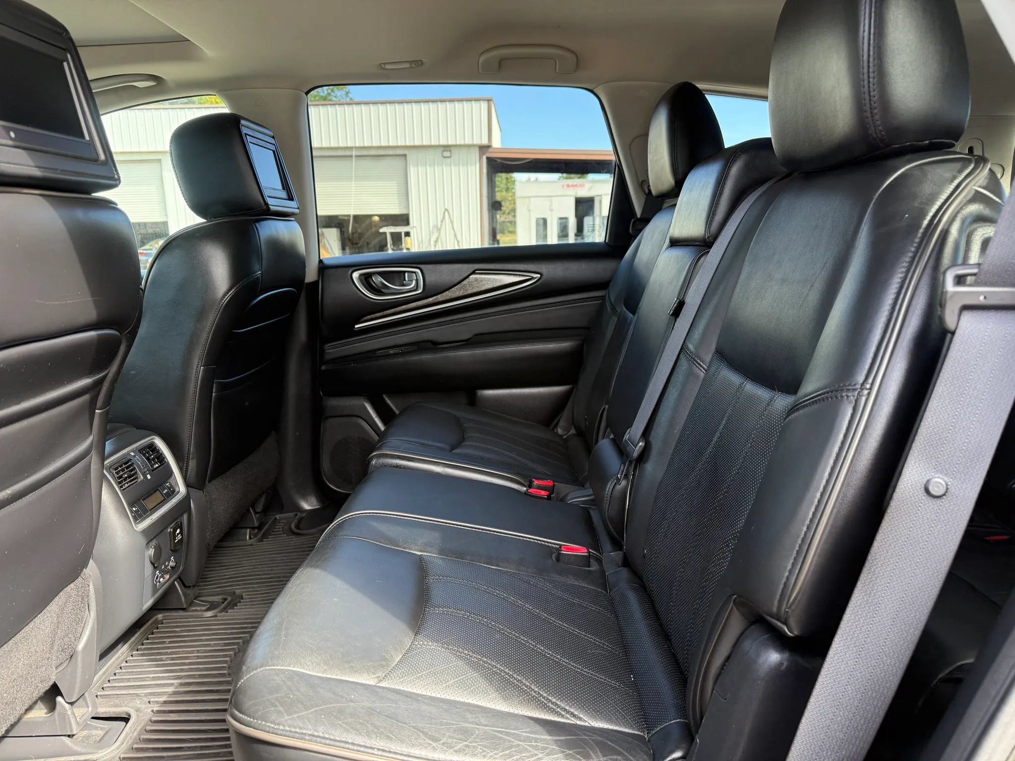 Used 2013 INFINITI JX35 AWD w/ Premium Pkg image 21