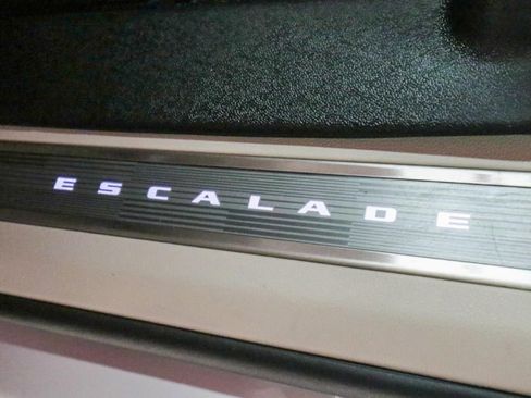 Used 2024 Cadillac Escalade ESV Sport Platinum w/ LPO, ONYX Package image 12