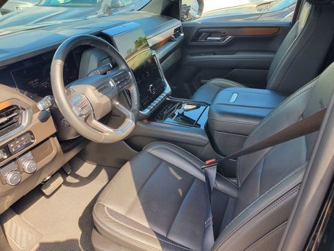 Used 2025 GMC Yukon XL Denali RWD image 20