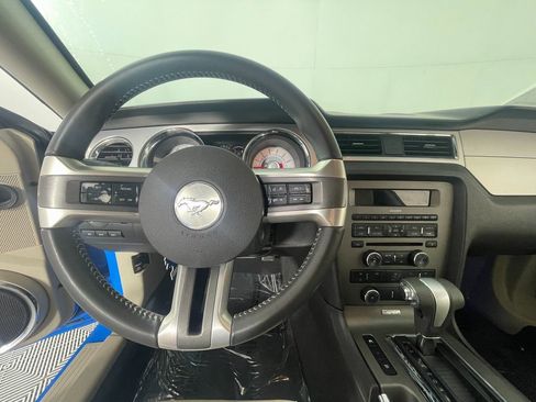 Used 2010 Ford Mustang V6 image 15