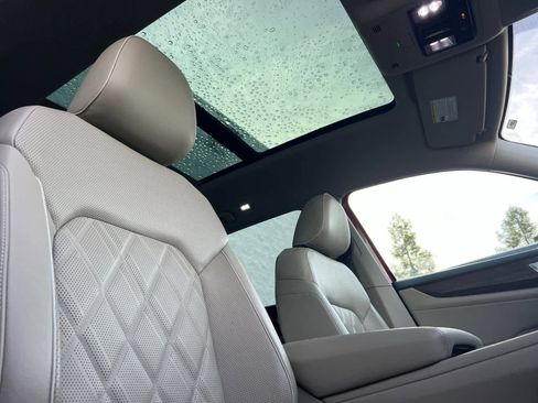 Used 2024 Volkswagen Atlas SEL Premium R-Line image 19