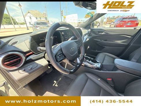 Certified 2024 Chevrolet Trax RS FWD image 10