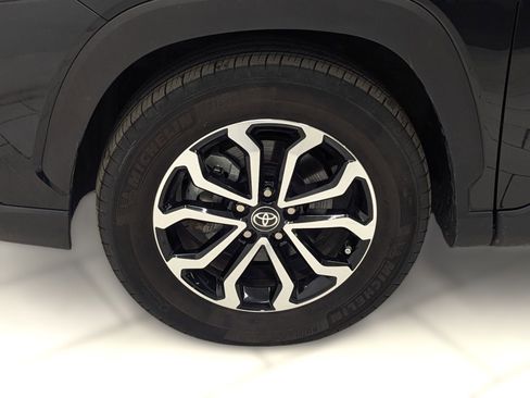 Used 2023 Toyota Corolla Cross S image 9