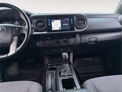 Used 2016 Toyota Tacoma TRD Sport w/ Towing Package AWD/4WD image 12