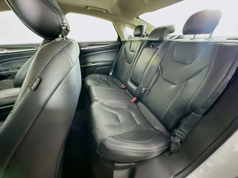 Used 2019 Ford Fusion Titanium image 28