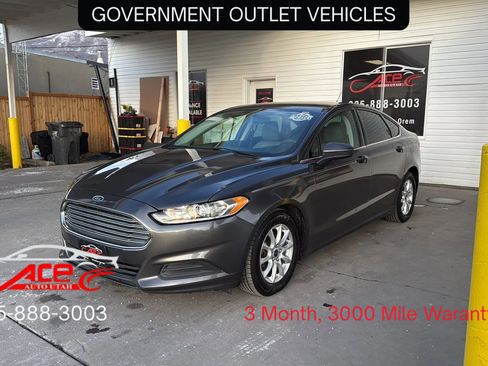 Used 2016 Ford Fusion S image 2