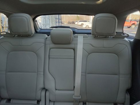 Used 2020 Lincoln Corsair AWD w/ Premium Package image 23