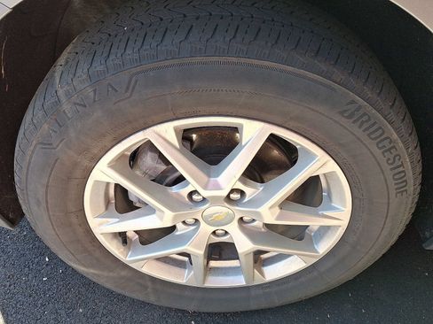 Used 2024 Chevrolet Equinox LS AWD/4WD image 4