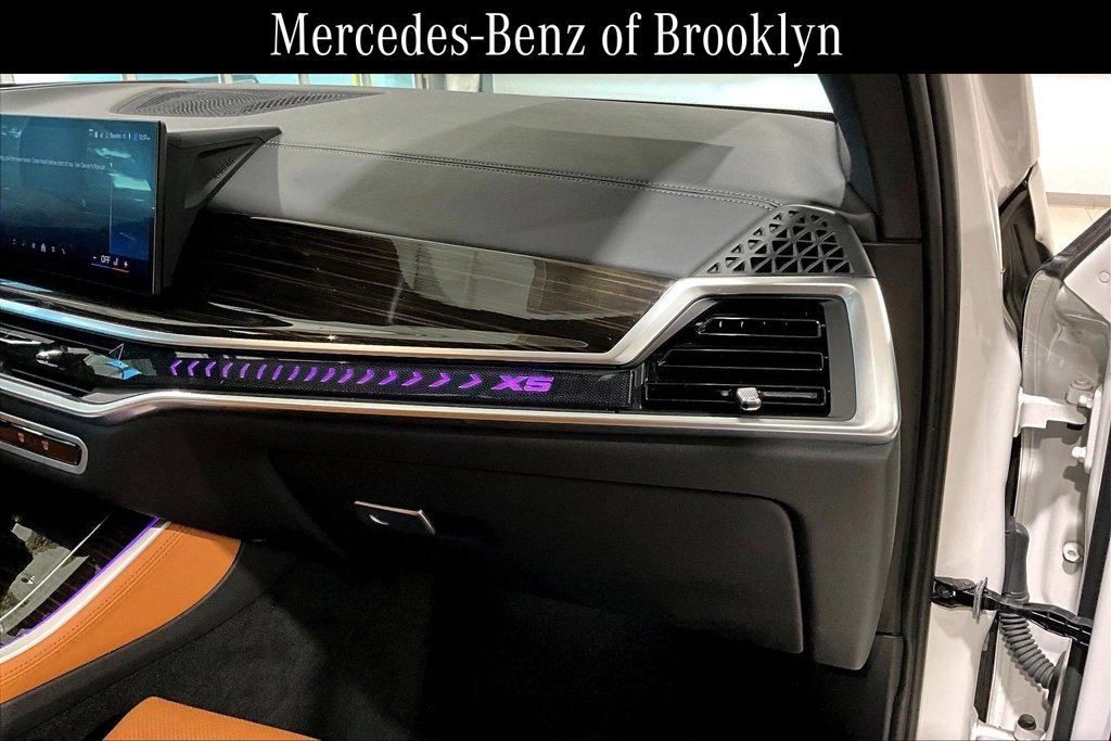 Used 2024 BMW X5 xDrive50e w/ Premium Package AWD/4WD image 18