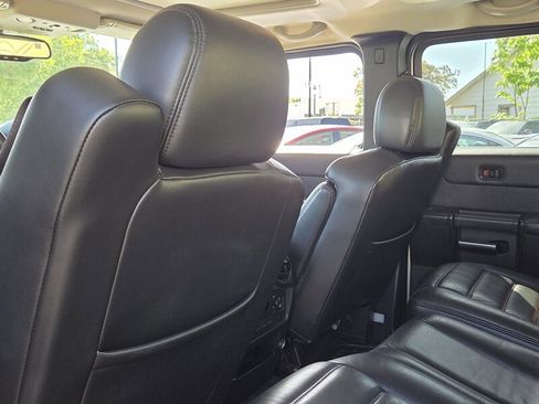 Used 2005 HUMMER H2 SUT w/ Preferred Equipment Group AWD/4WD image 15