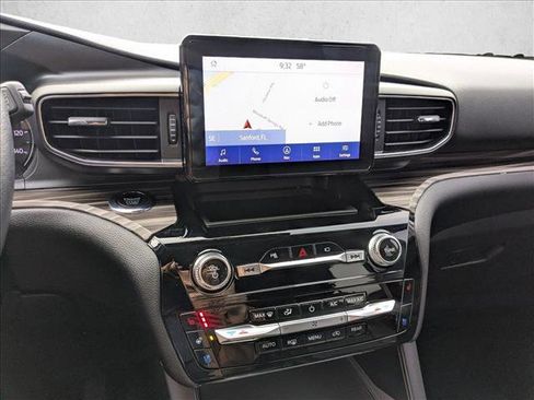 Used 2022 Ford Explorer Limited w/ Equipment Group 301A image 10