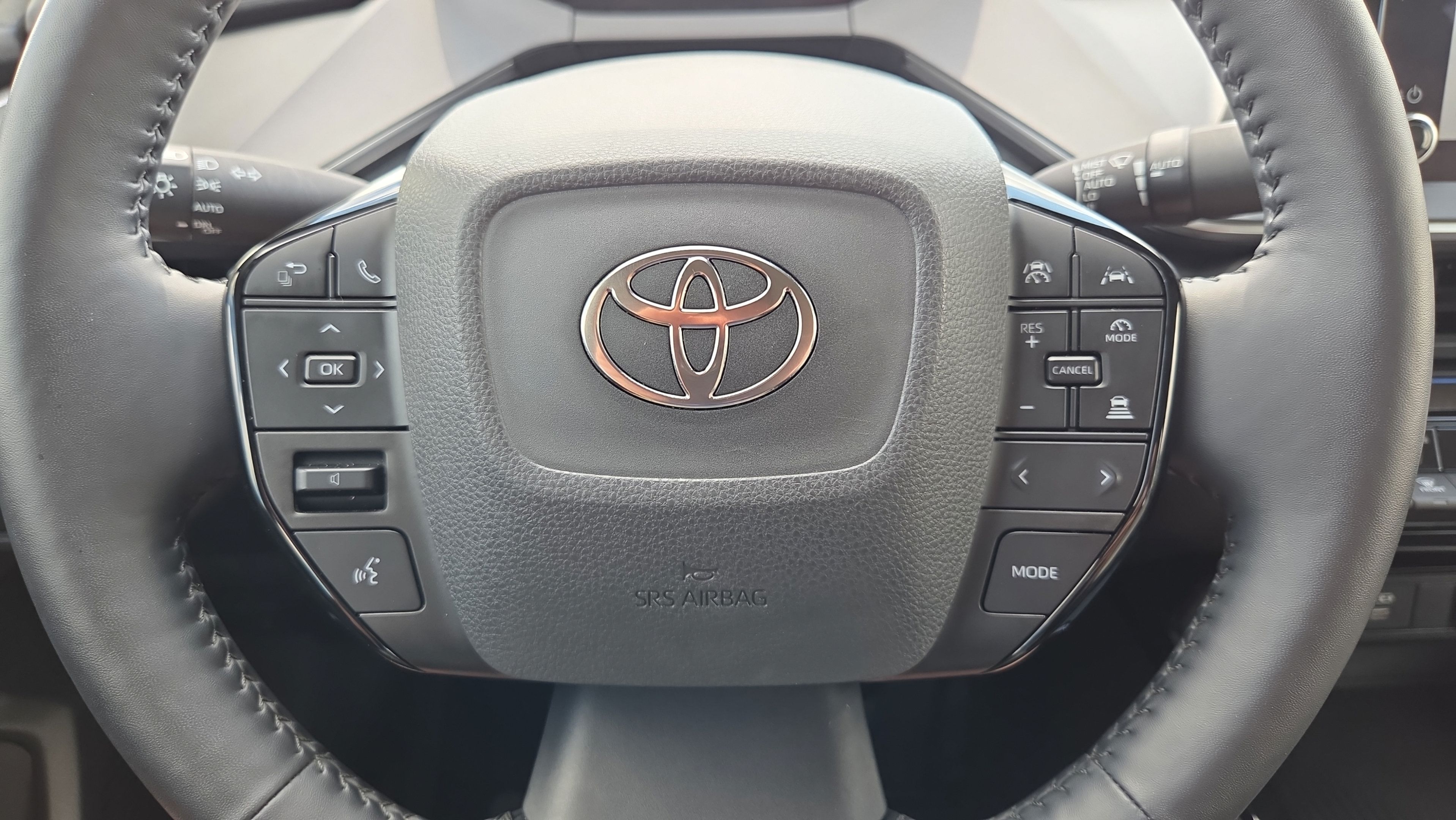 Certified 2023 Toyota Prius XLE FWD image 32