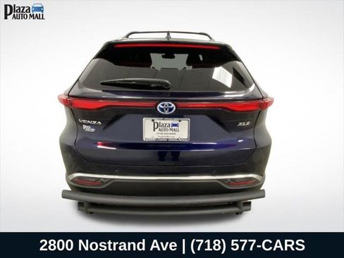 Certified 2023 Toyota Venza XLE AWD/4WD image 5