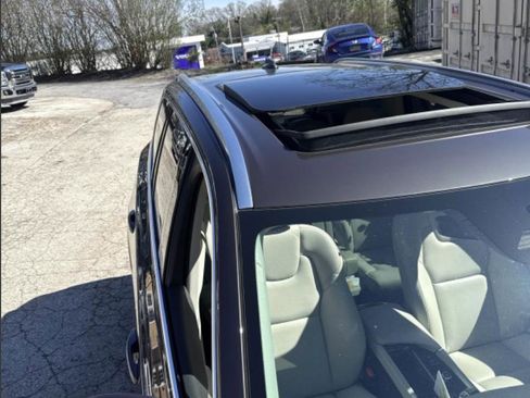 Used 2024 Volvo XC90 T8 Plus w/ Protection Package Premier AWD/4WD image 4