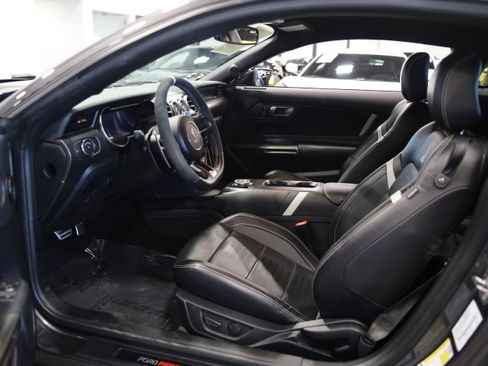 Used 2020 Ford Mustang Shelby GT500 w/ Technology Package RWD image 16