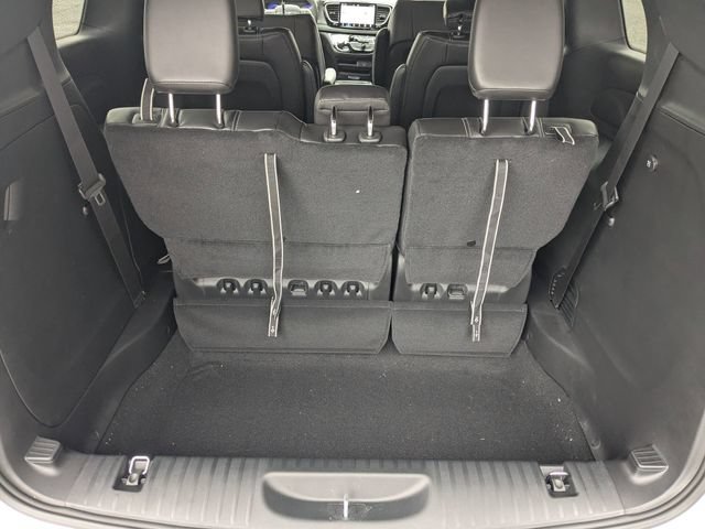 New 2026 Chrysler Pacifica Select AWD/4WD image 7