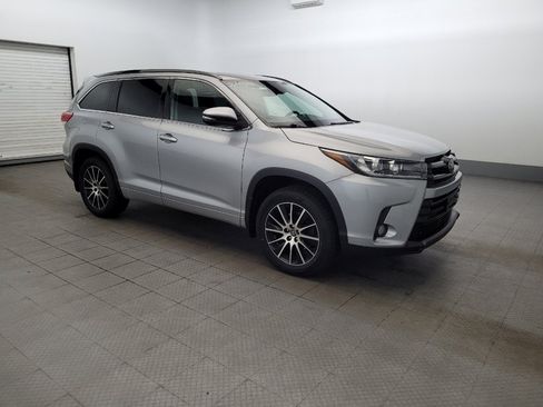 Used 2018 Toyota Highlander SE AWD/4WD image 11