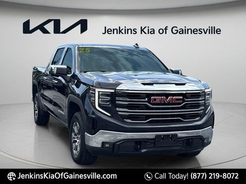 Used 2025 GMC Sierra 1500 SLT AWD/4WD image 11