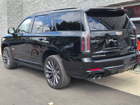 Used 2026 Cadillac Escalade V w/ LPO, Floor Liner Package AWD/4WD image 5