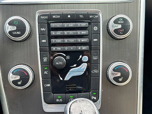 Used 2016 Volvo XC60 T6 w/ Proximity Package image 17