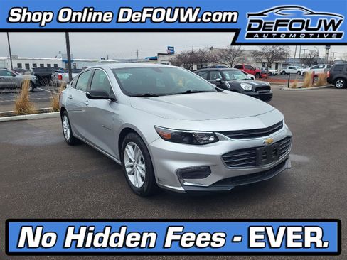 Used 2018 Chevrolet Malibu LT image 1