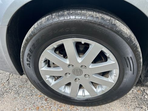 Used 2014 Chrysler Town & Country Touring FWD image 24