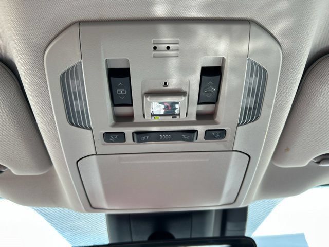 Used 2022 Toyota Highlander Platinum AWD/4WD image 54