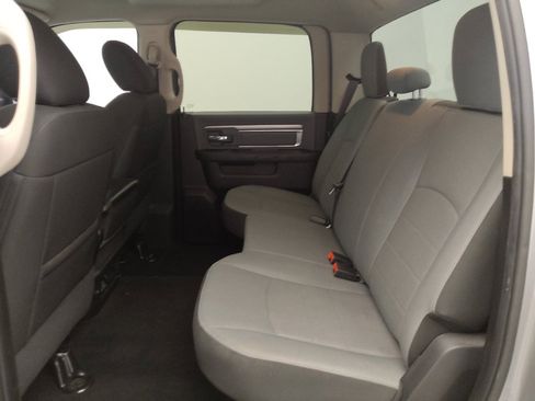 Used 2022 RAM 1500 Classic SLT AWD/4WD image 18