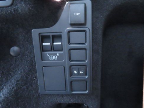 New 2024 Land Rover Discovery Dynamic SE AWD/4WD image 27