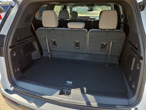 New 2026 GMC Acadia Elevation image 7