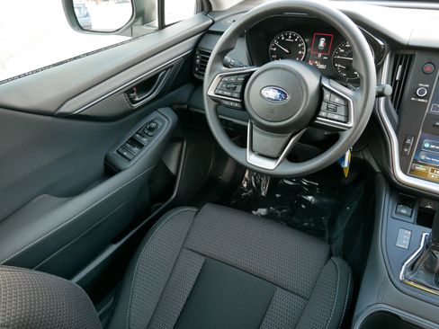 Used 2025 Subaru Outback image 9