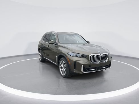New 2026 BMW X5 xDrive40i w/ Climate Comfort Package image 2