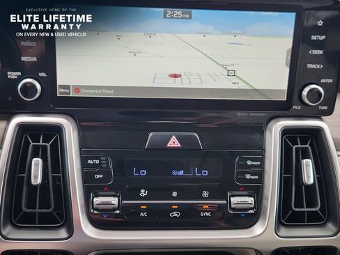 Used 2022 Kia Sorento EX w/ Panoramic Sunroof Package FWD image 13