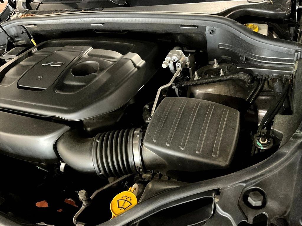 Used 2021 Jeep Grand Cherokee Limited AWD/4WD image 32