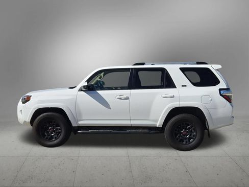 Used 2023 Toyota 4Runner SR5 AWD/4WD image 3