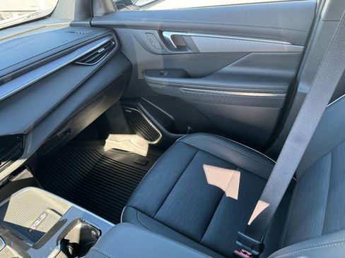 Used 2025 Buick Enclave Sport Touring image 11