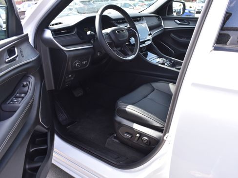 New 2026 Jeep Grand Cherokee Limited Reserve image 12