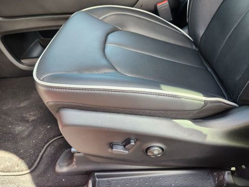 New 2026 Chrysler Pacifica Limited AWD/4WD image 26