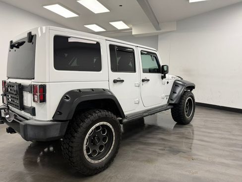 Used 2015 Jeep Wrangler Unlimited Sahara AWD/4WD image 21
