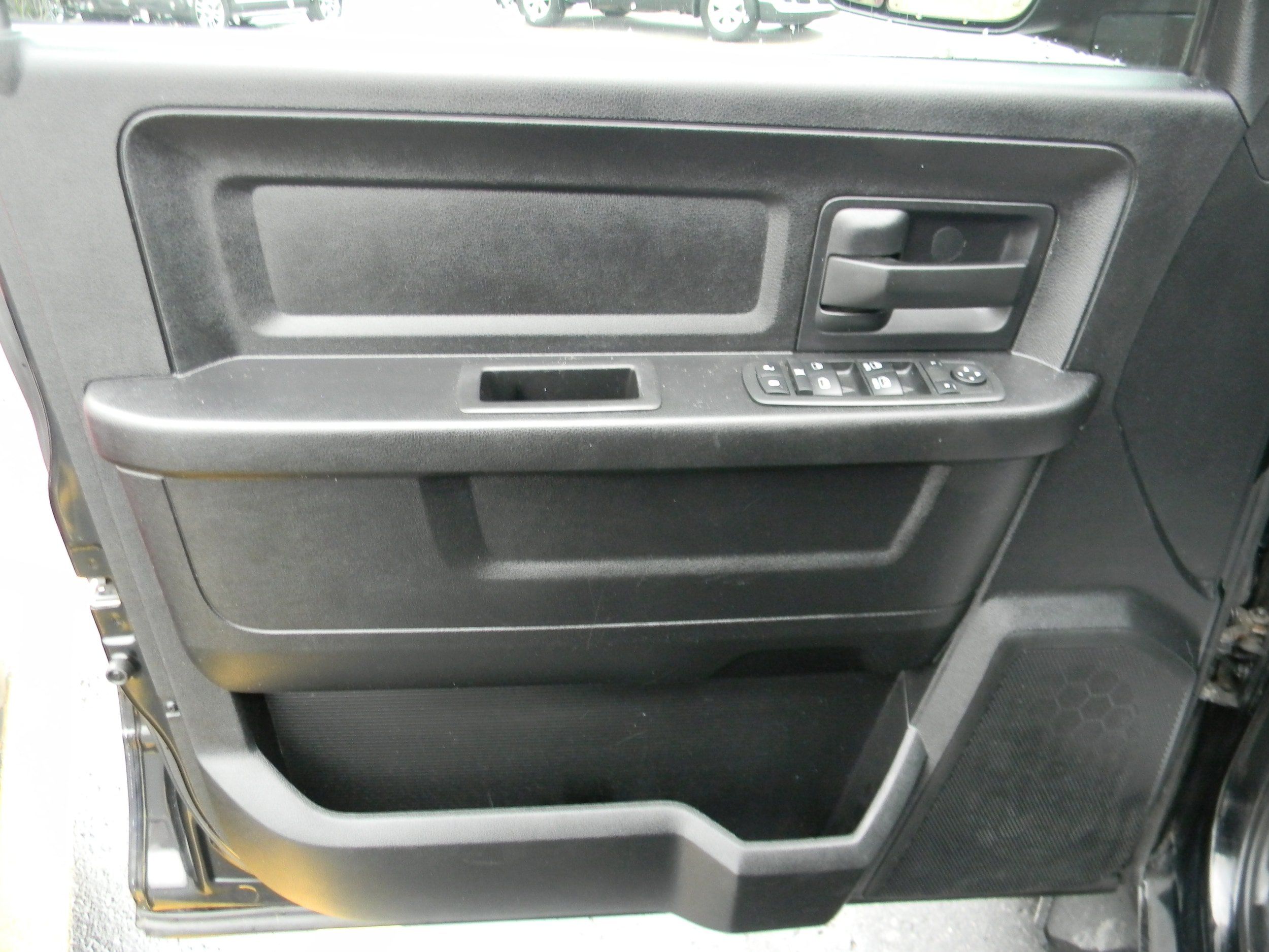 Used 2013 RAM 1500 ST w/ SXT Appearance Group AWD/4WD image 8