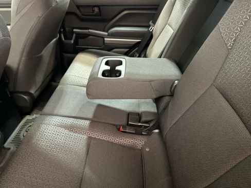 Used 2025 Toyota 4Runner SR5 AWD/4WD image 5