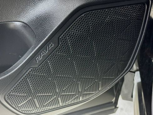 Used 2022 Toyota RAV4 XLE Premium FWD image 22