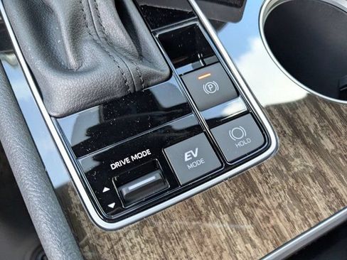 New 2026 Toyota Sienna Limited FWD image 23