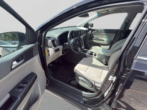 Used 2019 Kia Sportage LX FWD image 17